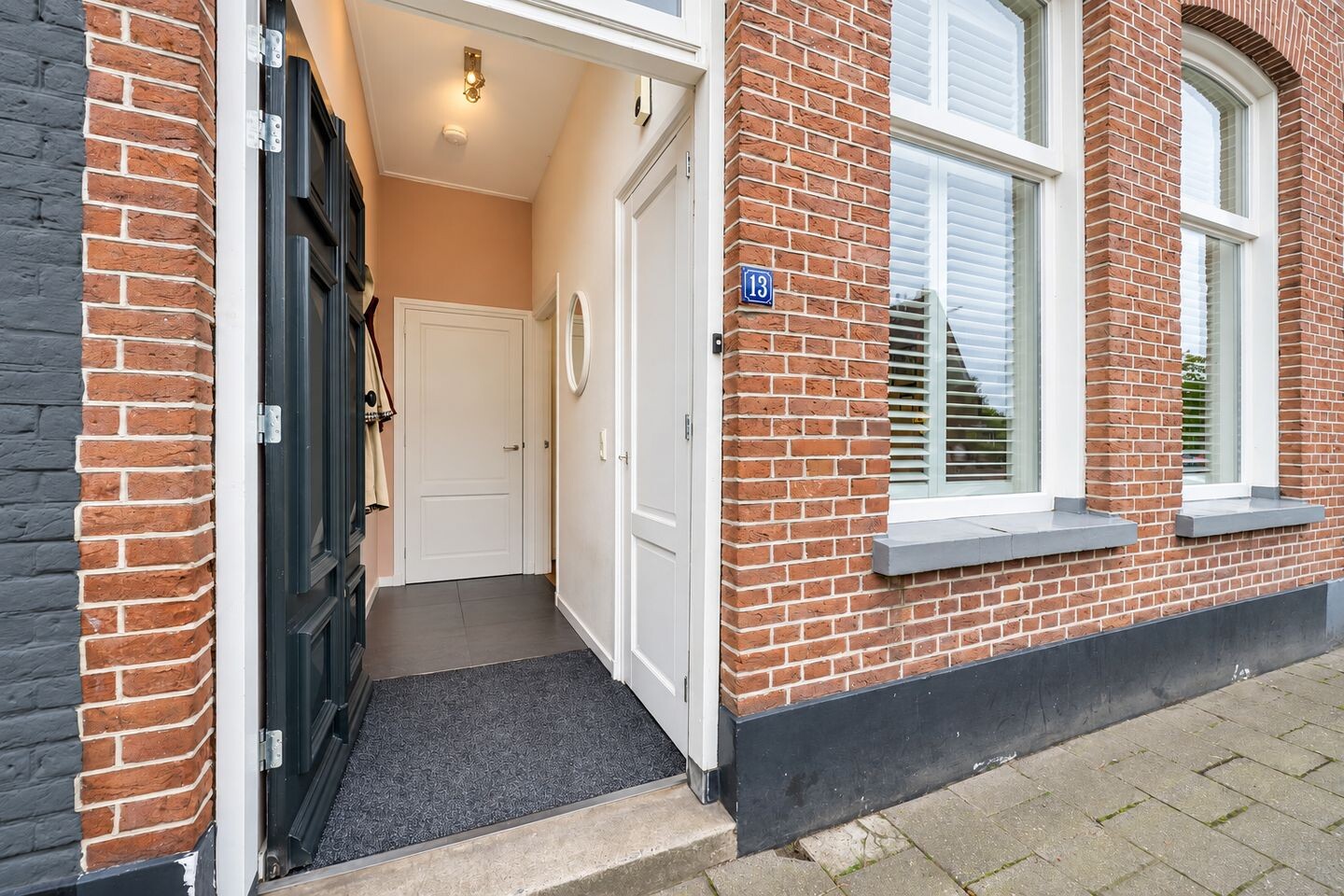 Tussenwoning te koop: Prinses Beatrixlaan 13, Tiel