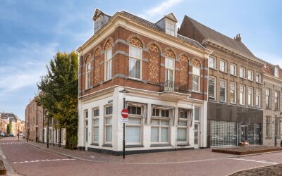 Hoogeinde 8