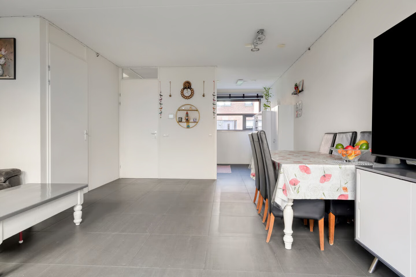 Tussenwoning te koop: Roosjestin 18, Tiel