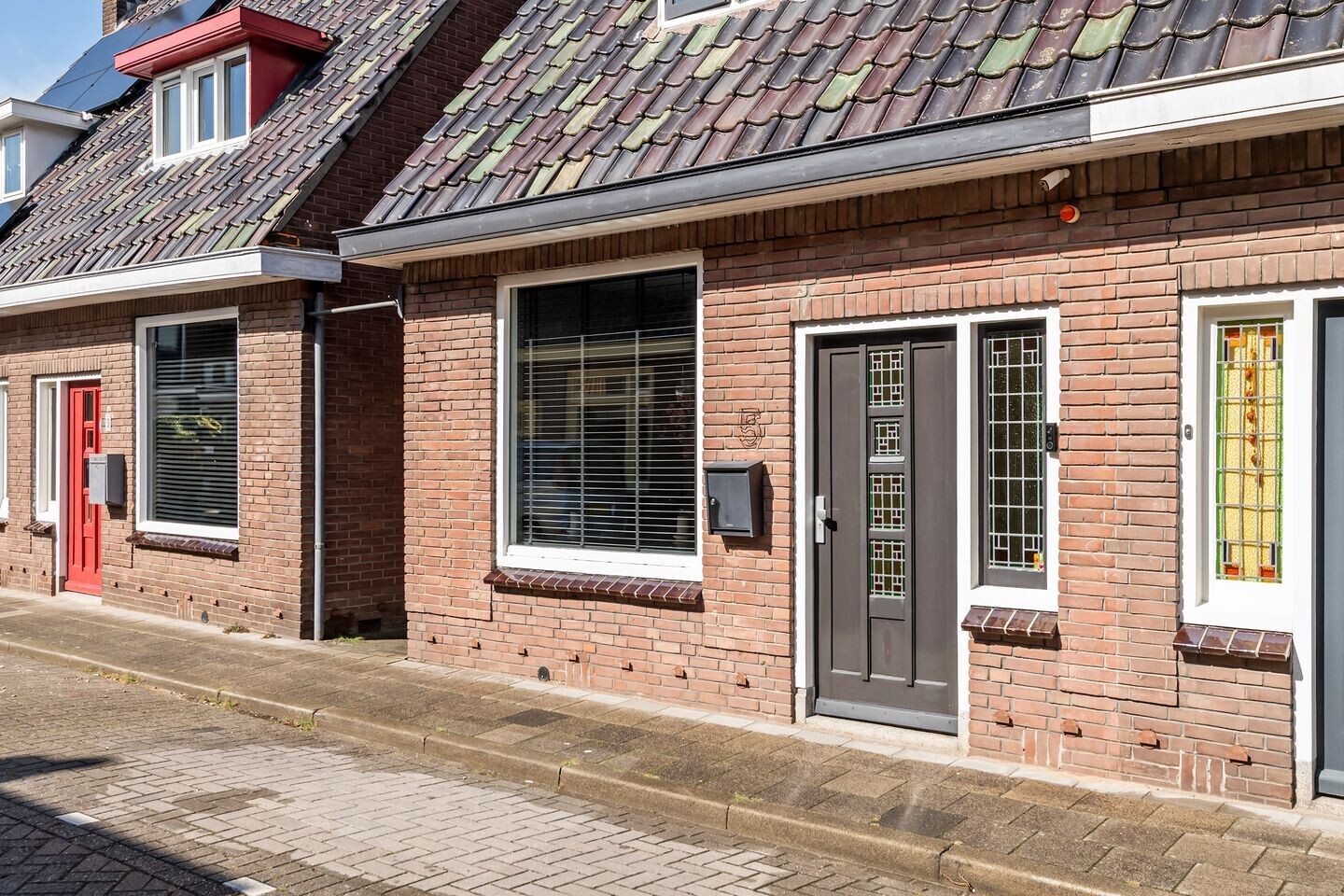 Twee-onder-één-kap te koop: Tulpstraat 5, Tiel