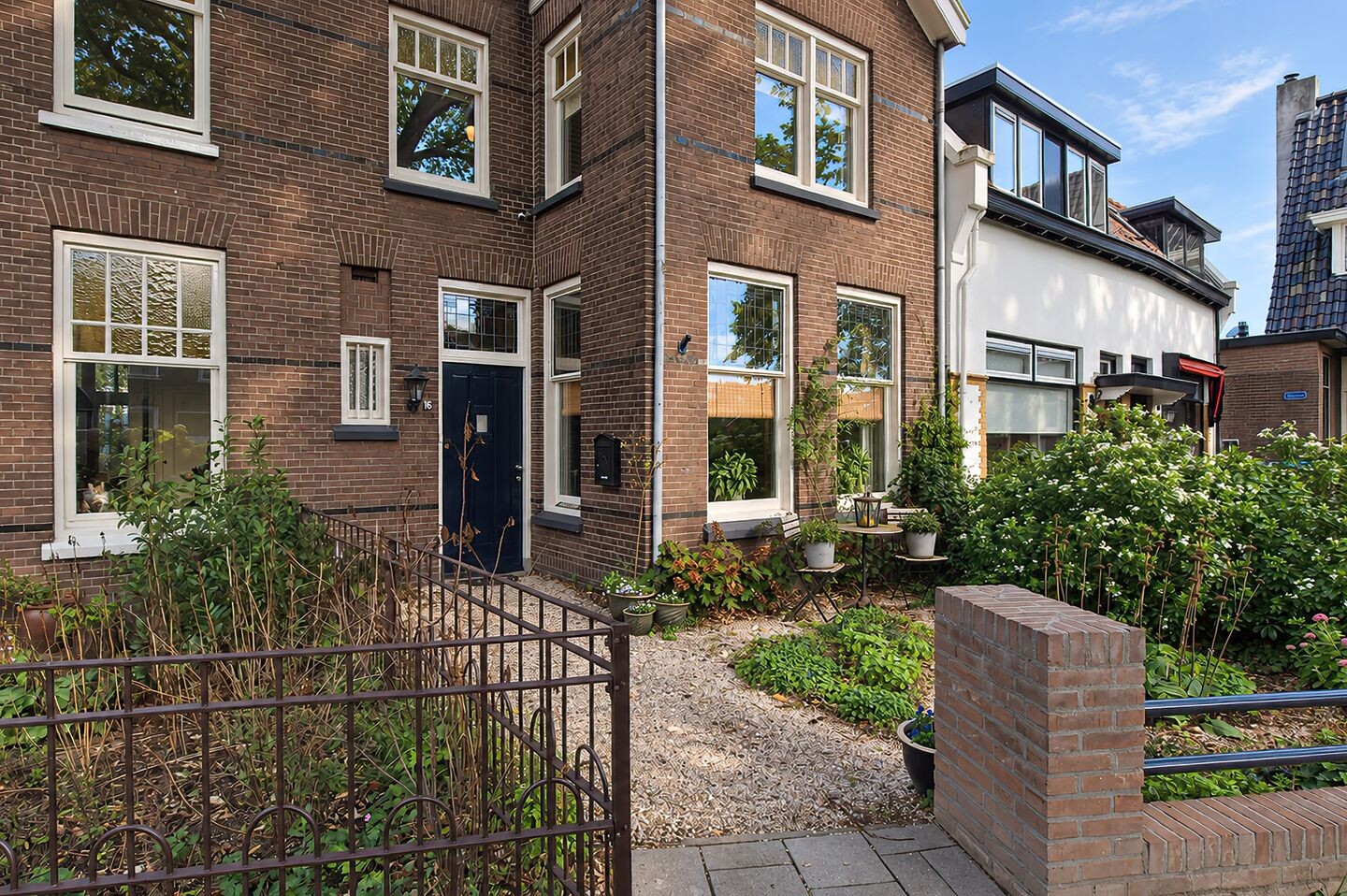 Tussenwoning te koop: Konijnenwal 16, Tiel