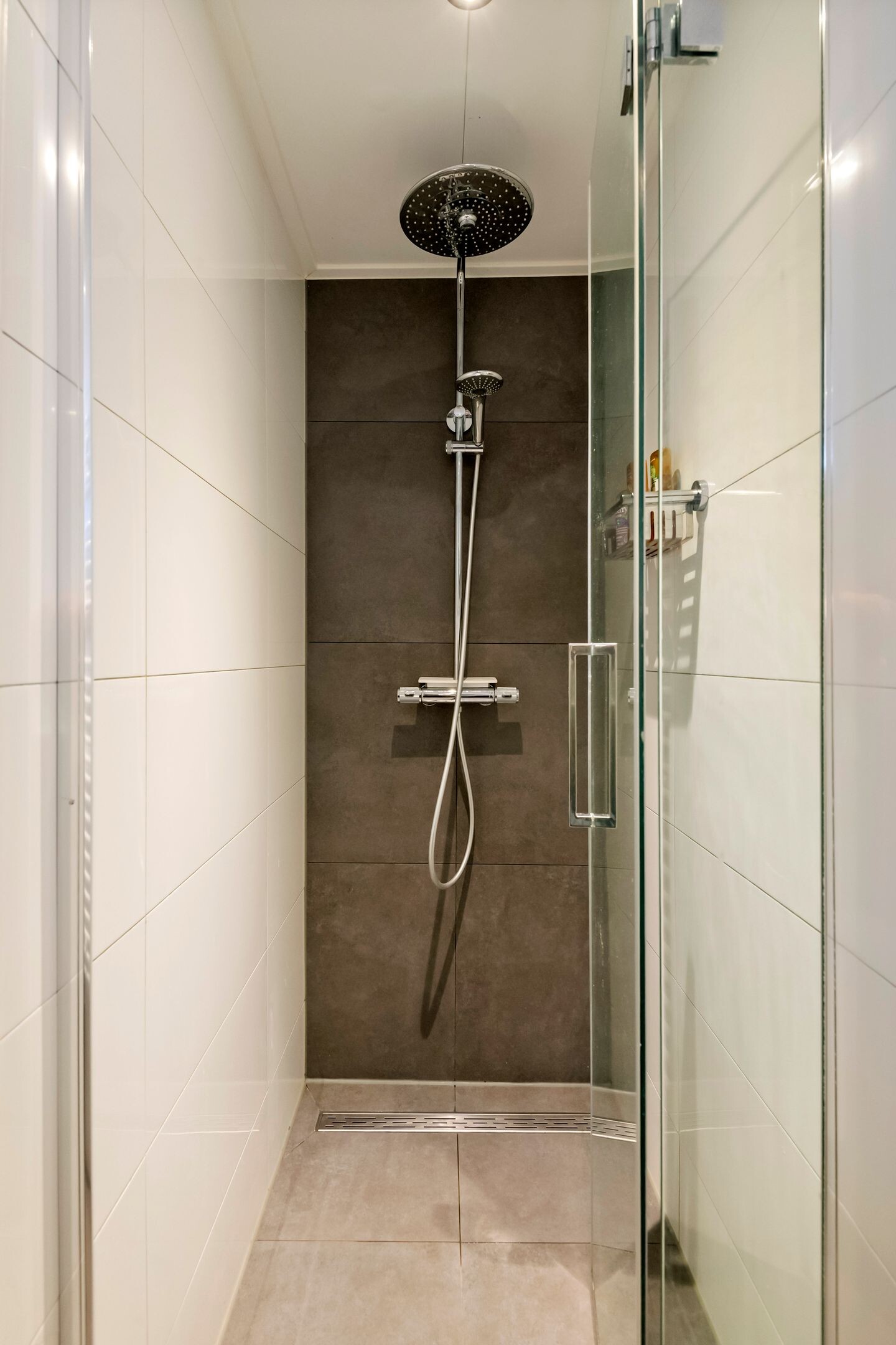 Tussenwoning te koop: St. Walburgbuitensingel 42, Tiel