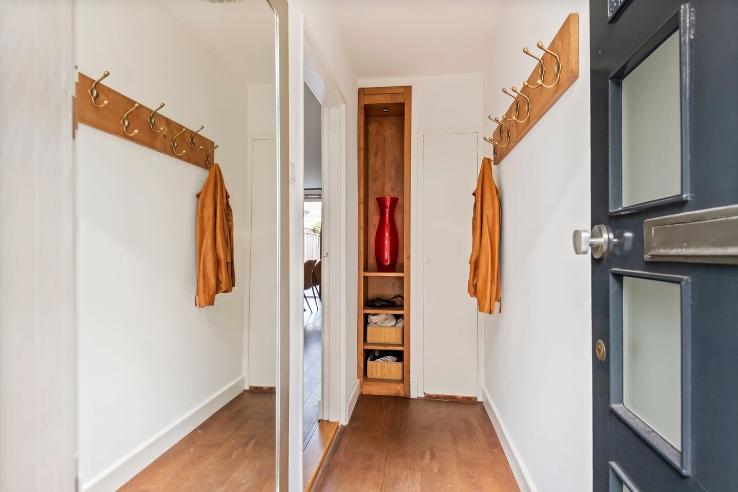 Tussenwoning te koop: St. Walburgbuitensingel 42, Tiel