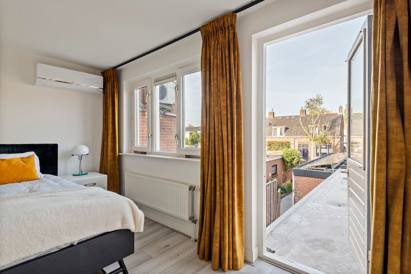 Tussenwoning te koop: St. Walburgbuitensingel 42, Tiel
