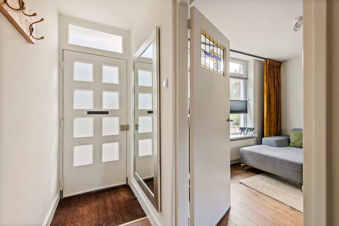 Tussenwoning te koop: St. Walburgbuitensingel 42, Tiel