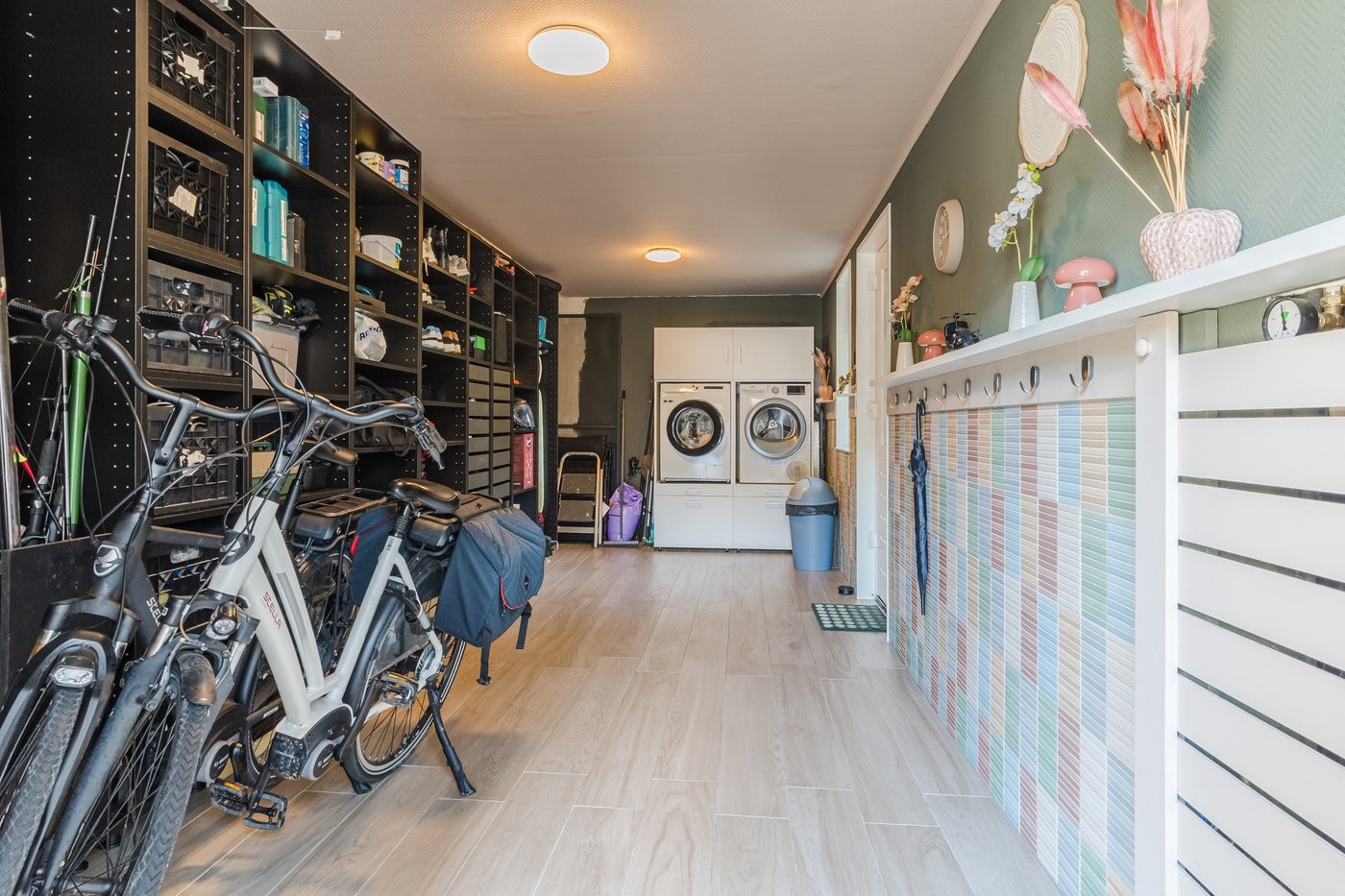 Tussenwoning te koop: de Hulk 16, Tiel