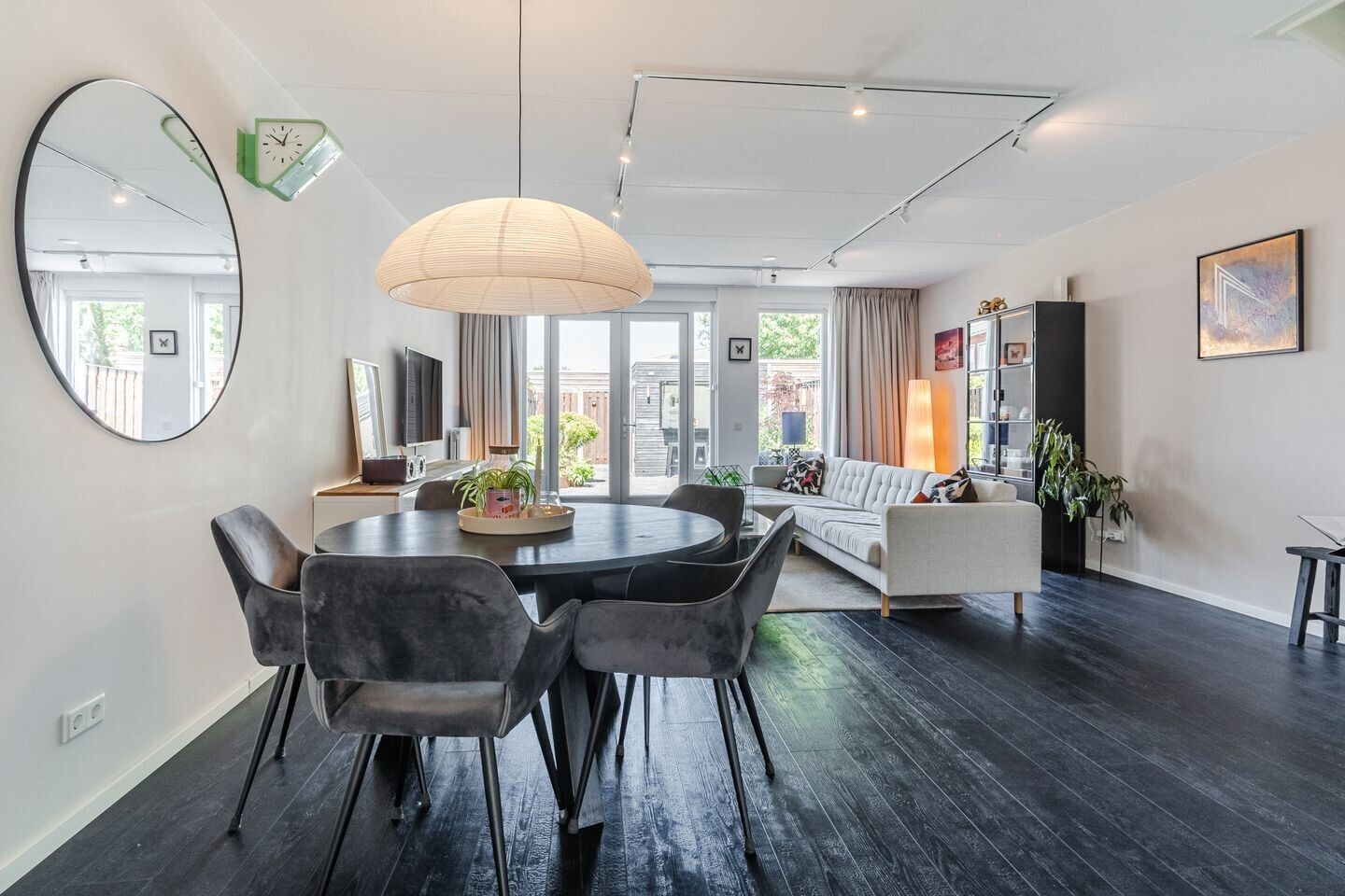 Tussenwoning te koop: Hoogendijkstraat 17, Tiel