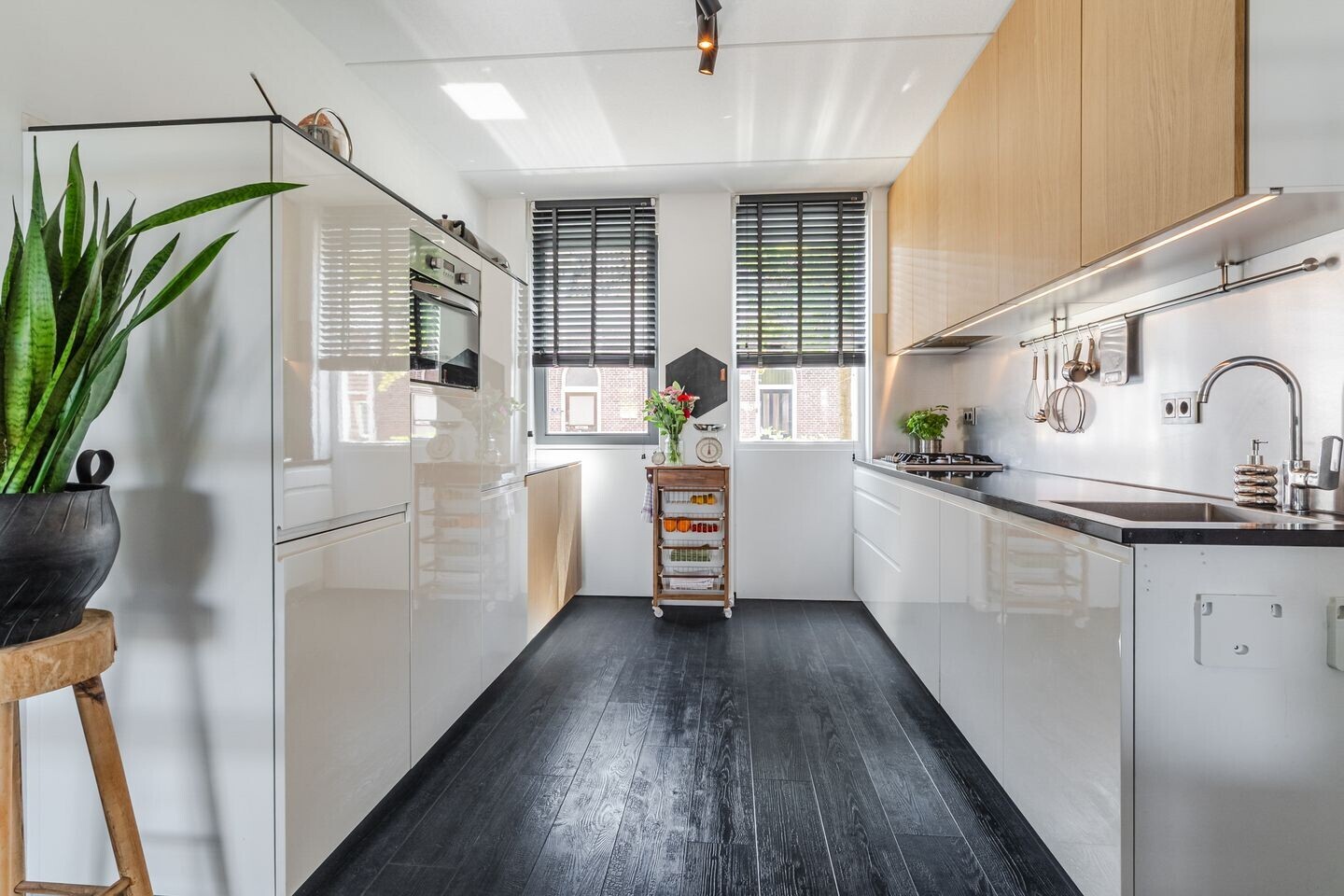 Tussenwoning te koop: Hoogendijkstraat 17, Tiel