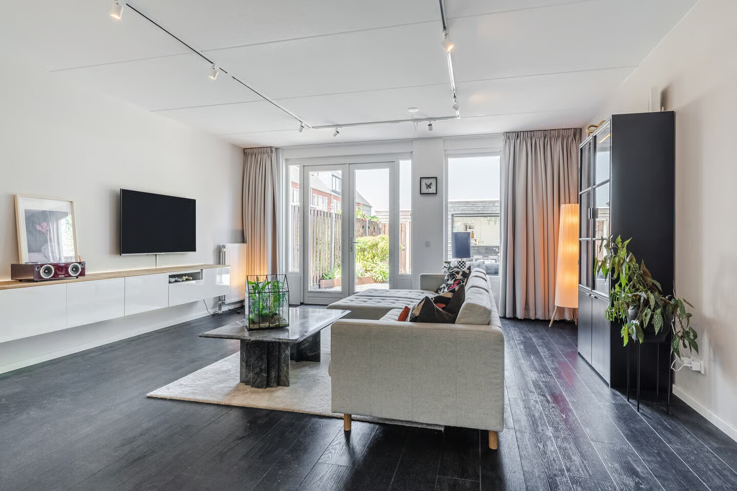 Tussenwoning te koop: Hoogendijkstraat 17, Tiel