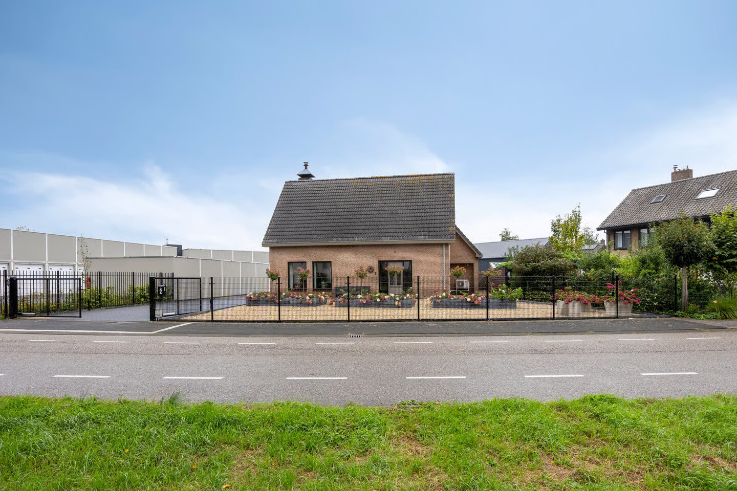 Vrijstaande woning te koop: Latensteinse Rondweg 2, Tiel