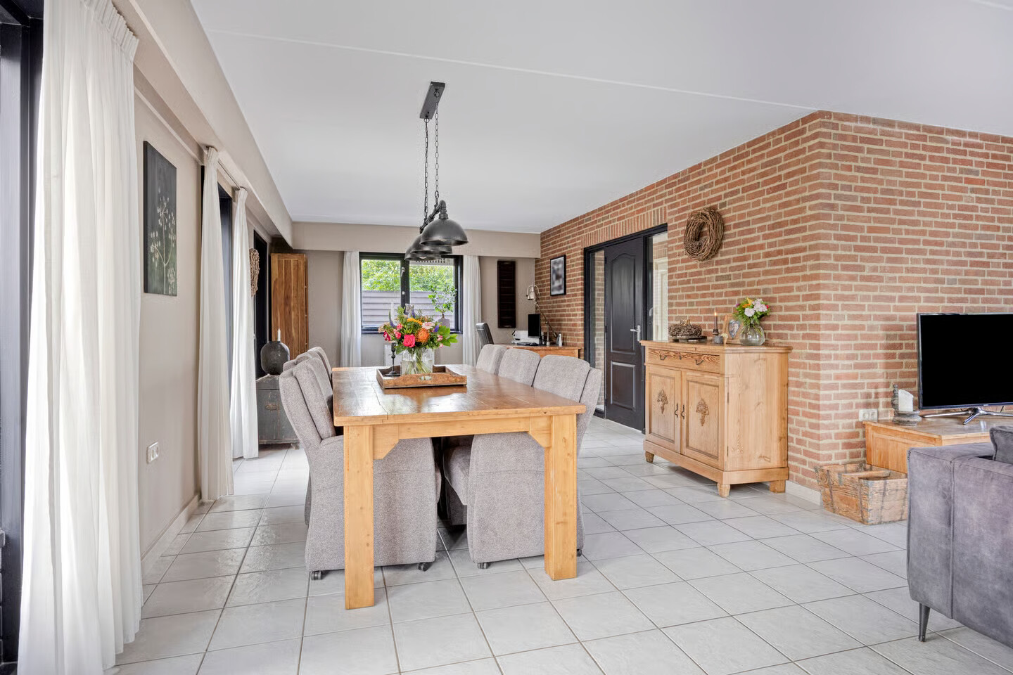 Vrijstaande woning te koop: Latensteinse Rondweg 2, Tiel