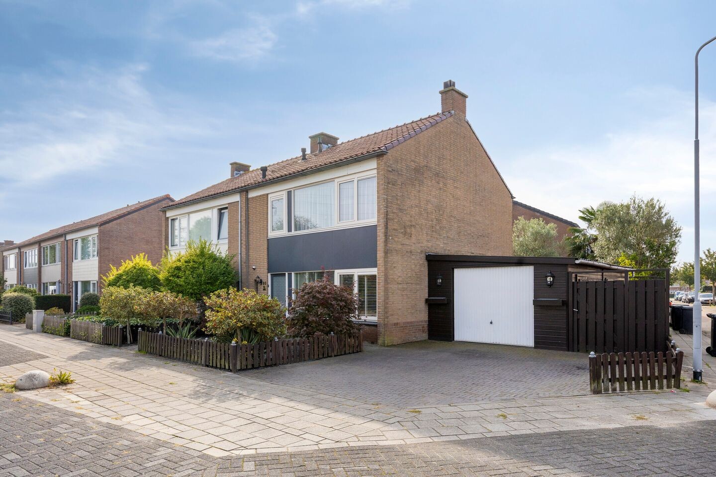 Twee-onder-één-kap te koop: Medelsestraat 80, Tiel