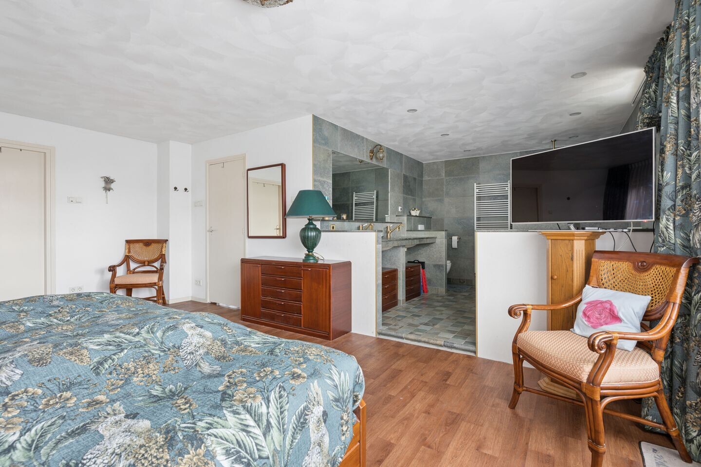 Vrijstaande woning te koop: Nieuwe Tielseweg 137, Tiel