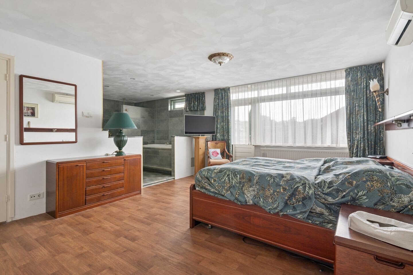 Vrijstaande woning te koop: Nieuwe Tielseweg 137, Tiel