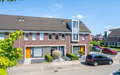 Aardbeivlinder 81