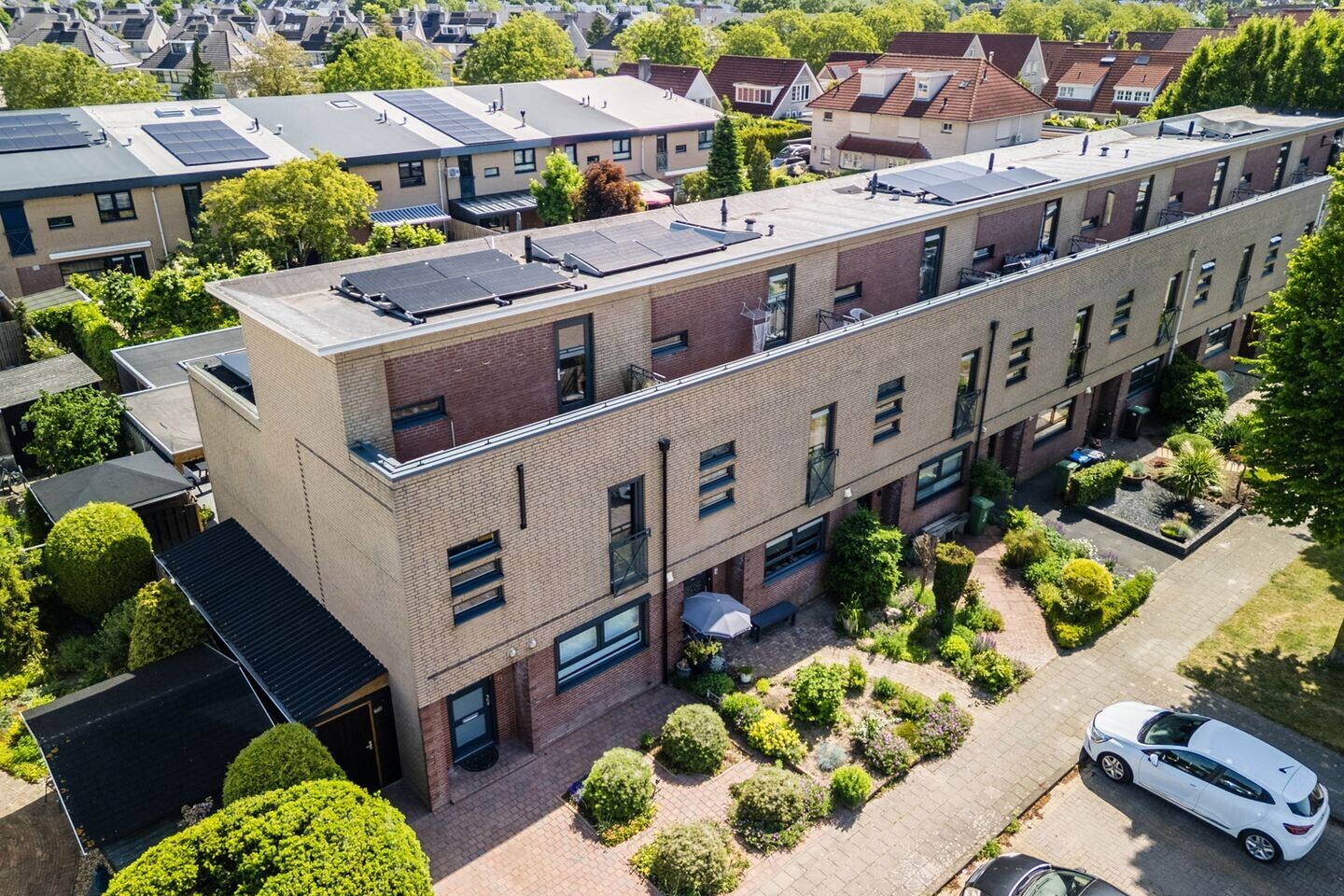 Hoekwoning te koop: Aardaker 6, Tiel