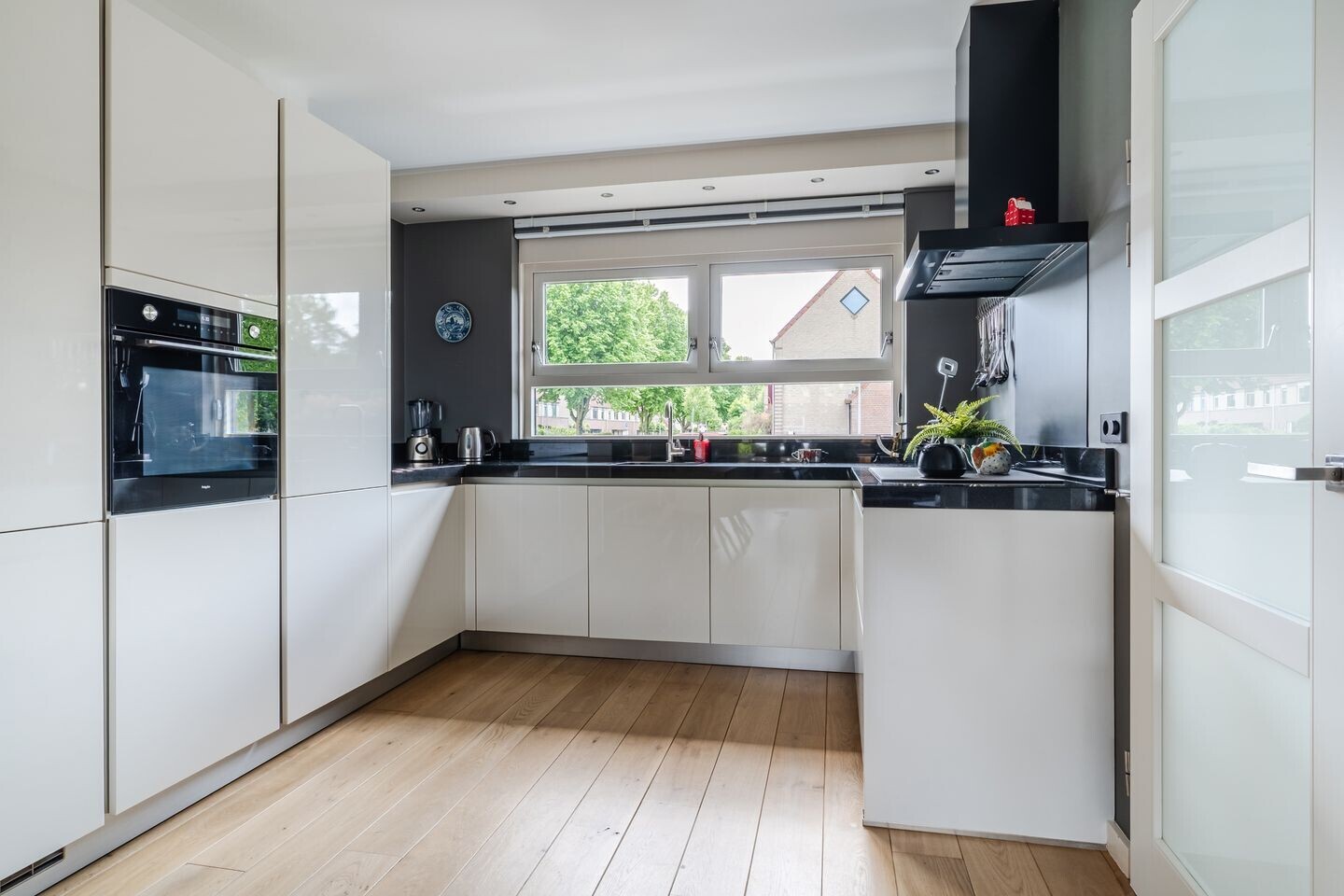 Hoekwoning te koop: Aardaker 6, Tiel