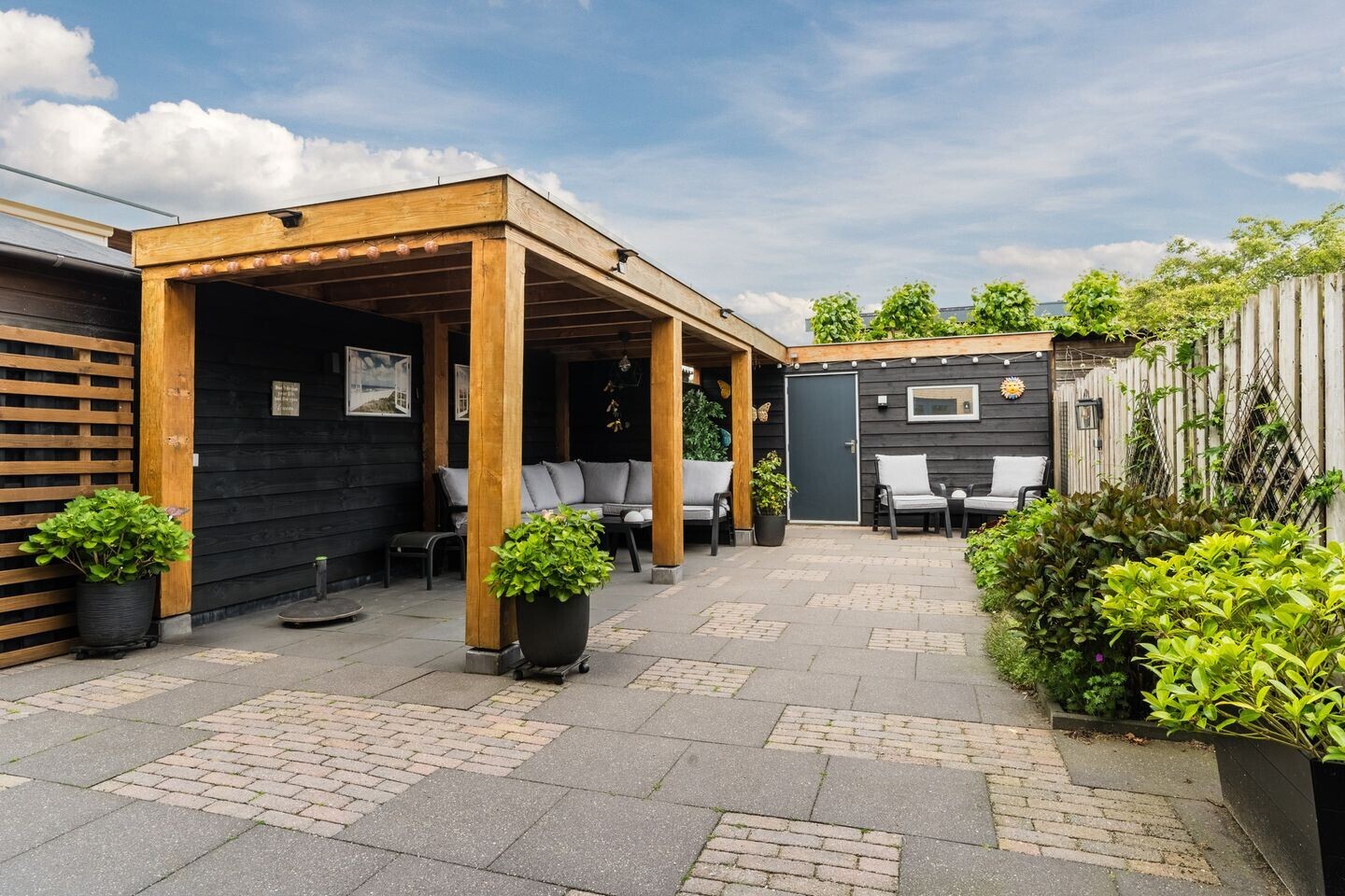 Hoekwoning te koop: Aardaker 6, Tiel