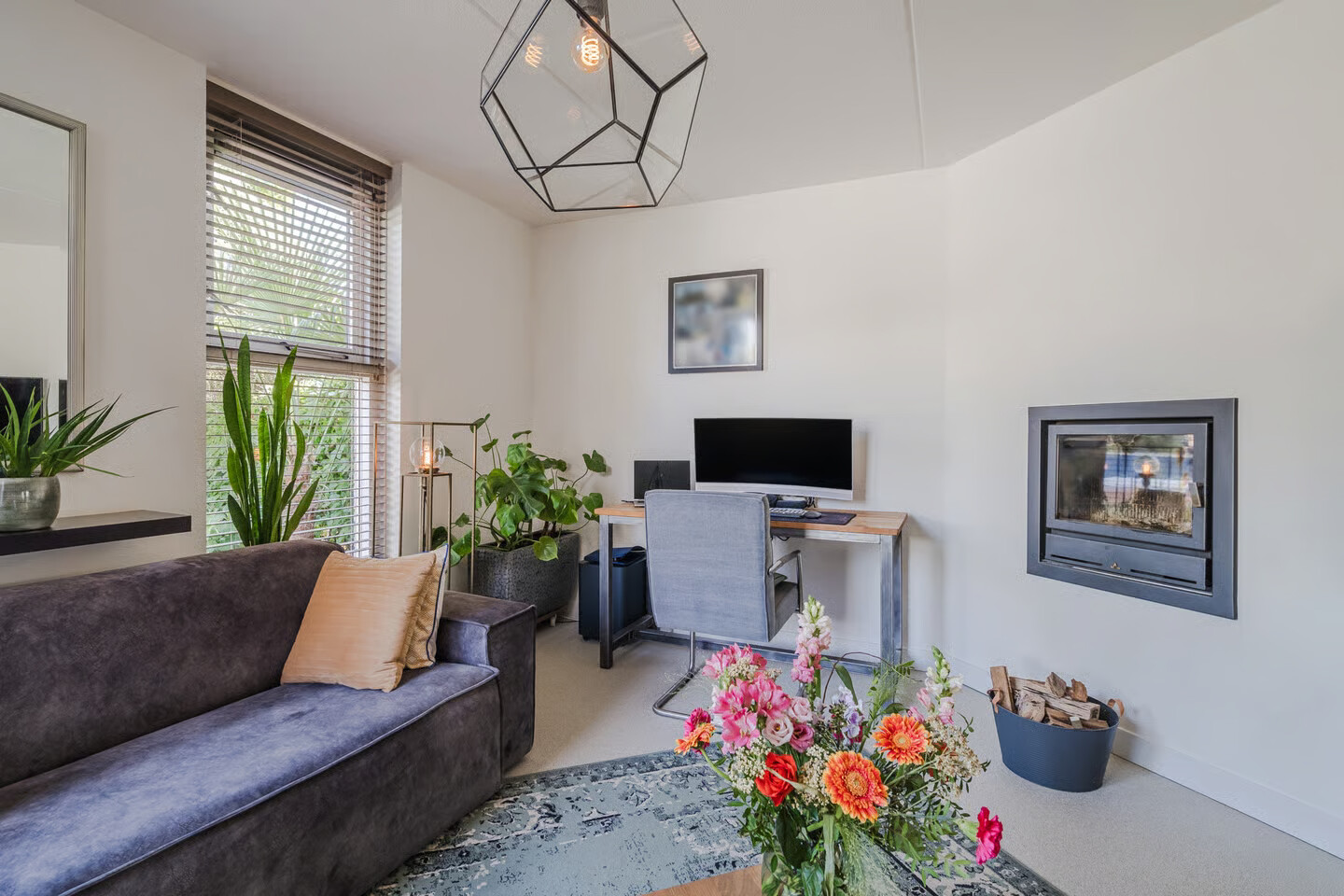 Tussenwoning te koop: F.J. Ebbensstraat 6, Tiel