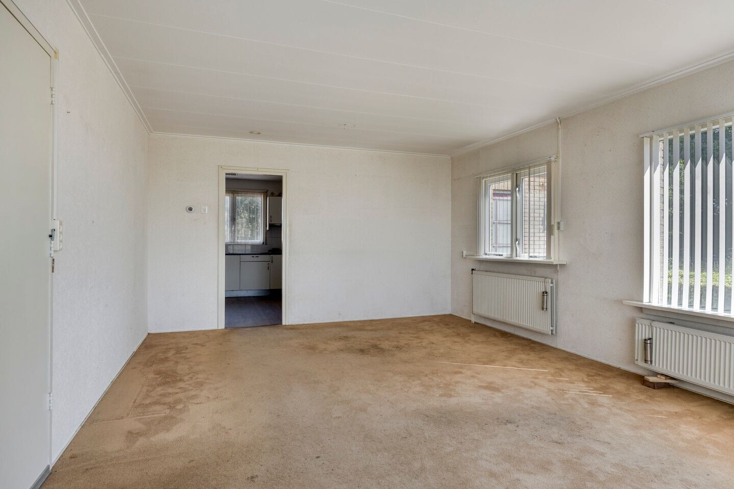 Vrijstaande woning te koop: Stationsweg 28, Wadenoijen
