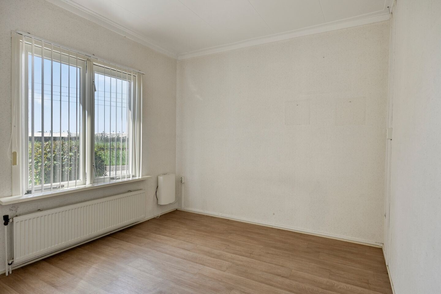 Vrijstaande woning te koop: Stationsweg 28, Wadenoijen