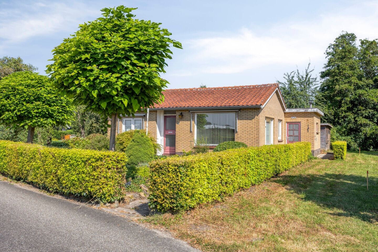 Vrijstaande woning te koop: Stationsweg 28, Wadenoijen