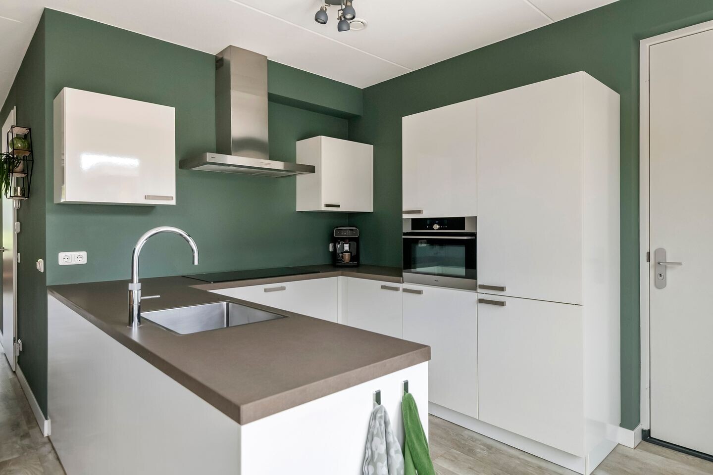 Tussenwoning te koop: Kievit 4, Maurik