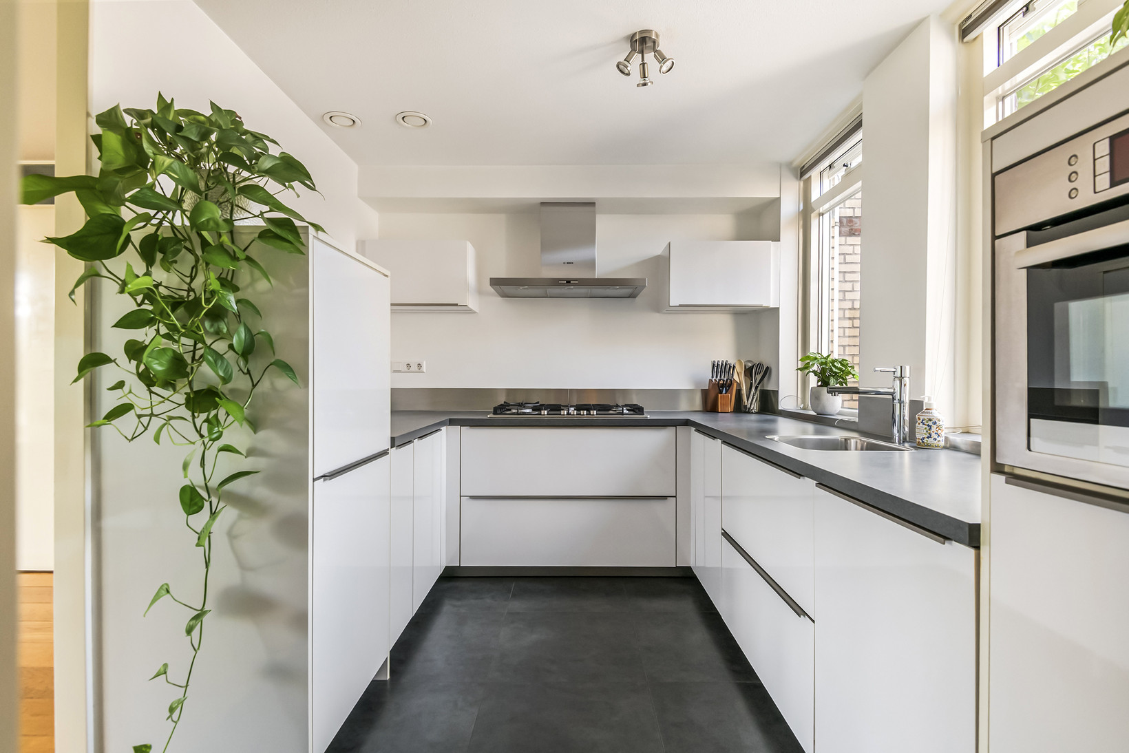Tussenwoning te koop: Gravensteinerhof 6, Maurik