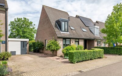 Middenweg 25