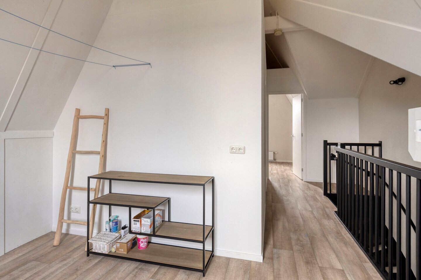 Tussenwoning te koop: Schuilenburglaan 12, Lienden