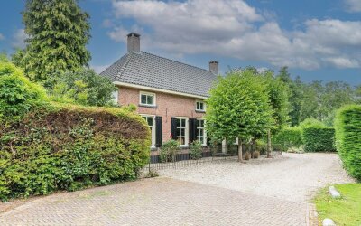 Dorpsplein 4