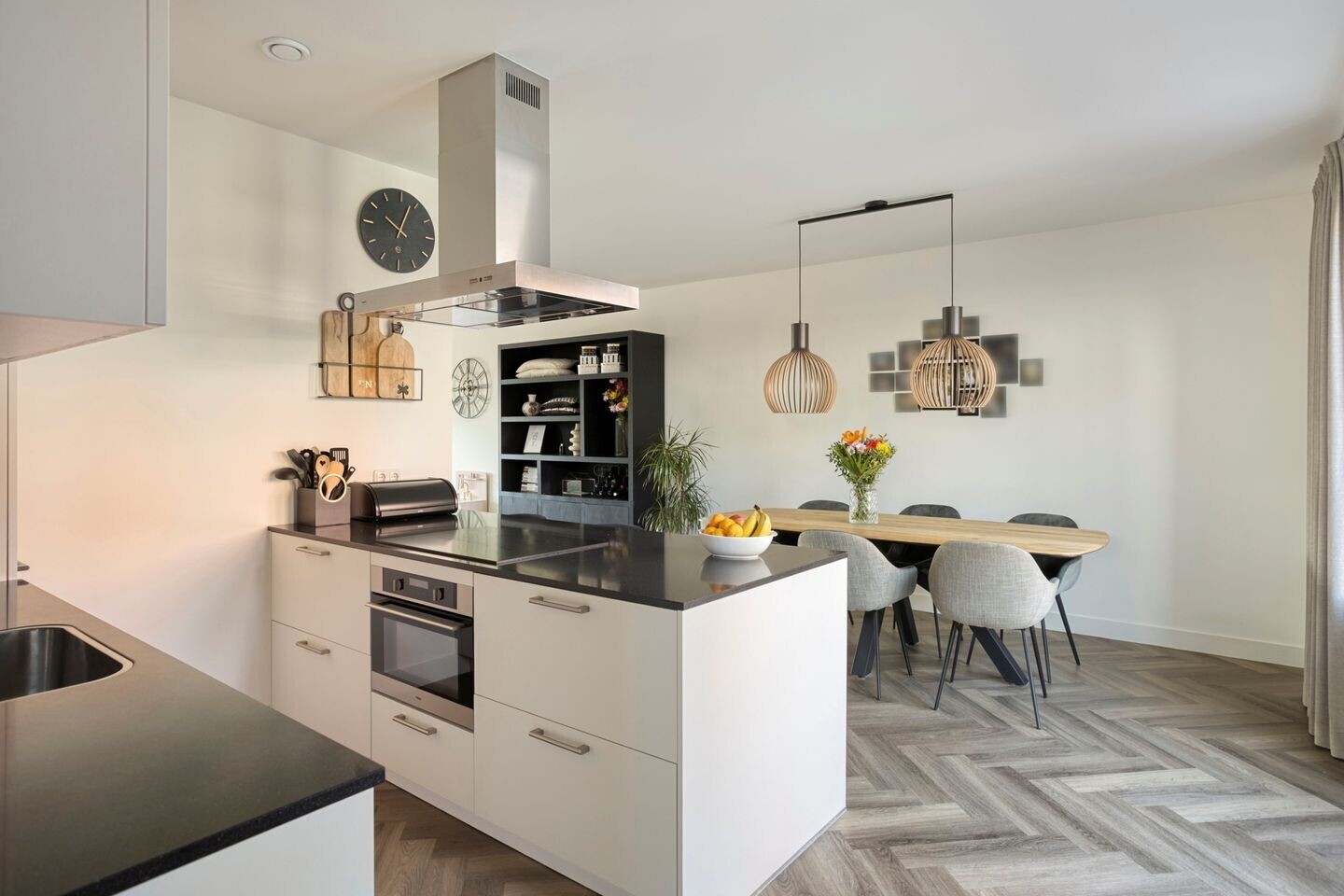 Hoekwoning te koop: G J Brenkmanlaan 2, Kesteren
