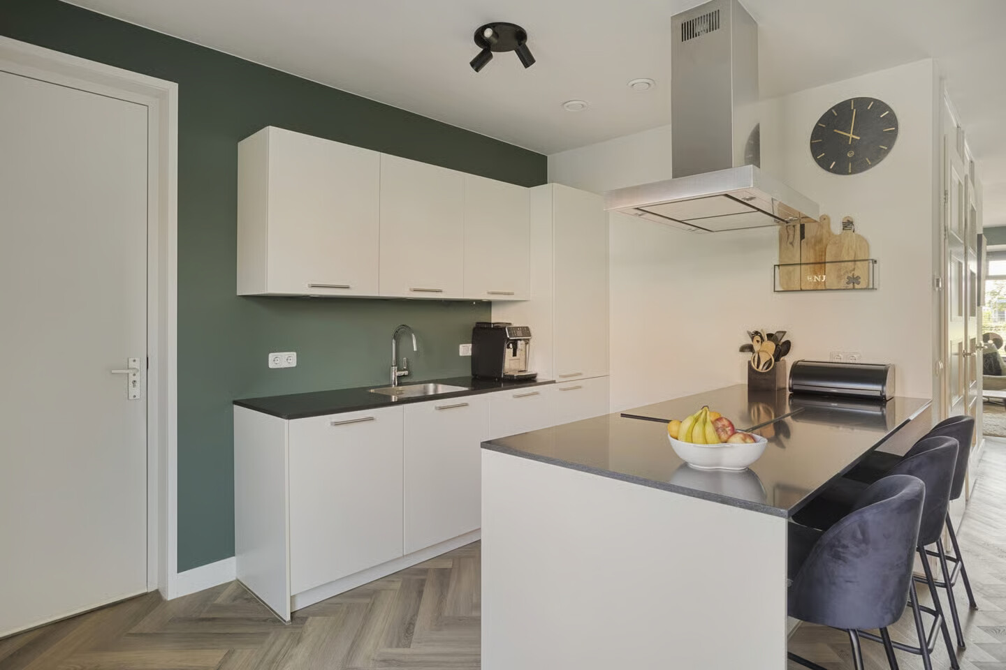 Hoekwoning te koop: G J Brenkmanlaan 2, Kesteren