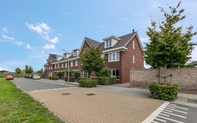 Burgemeester R Tjalmastraat 1
