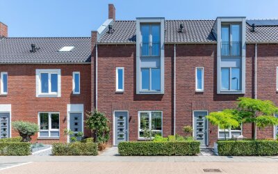 Burgemeester mr W C Tackstraat 19