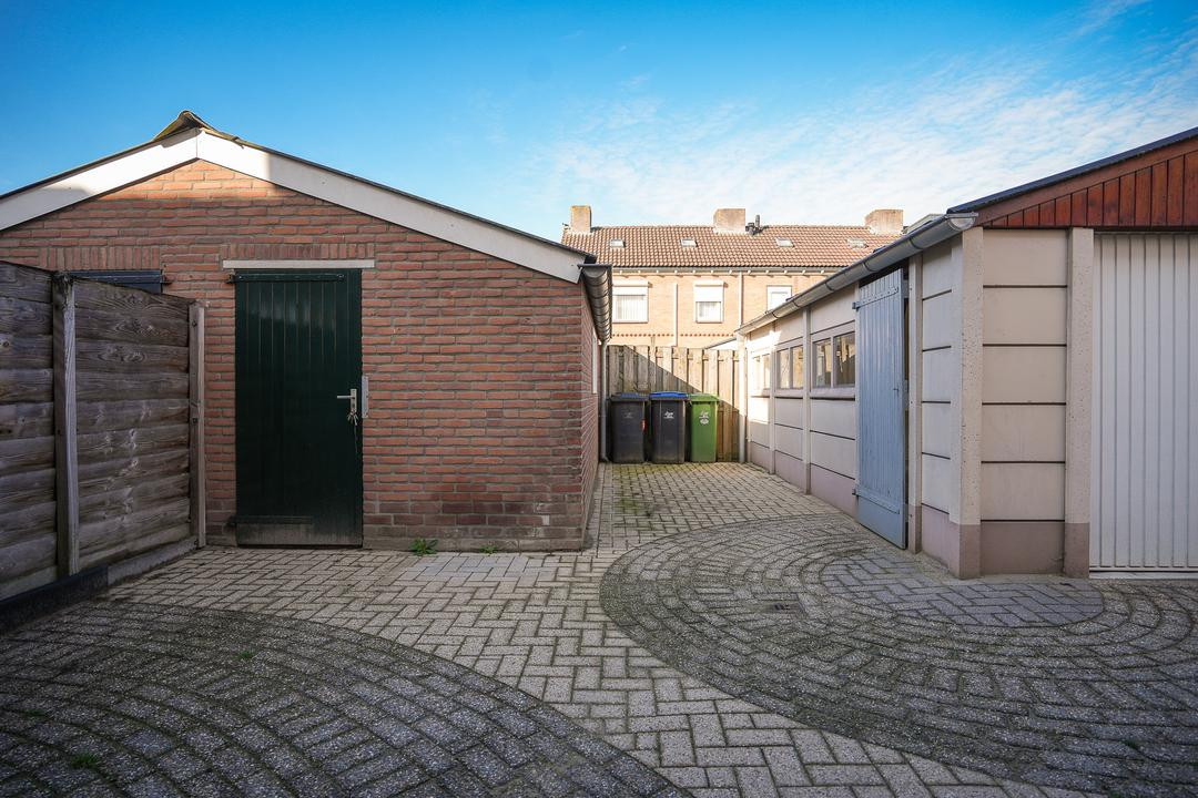 Hoekwoning te koop: Ooievaarstraat 48, Opheusden