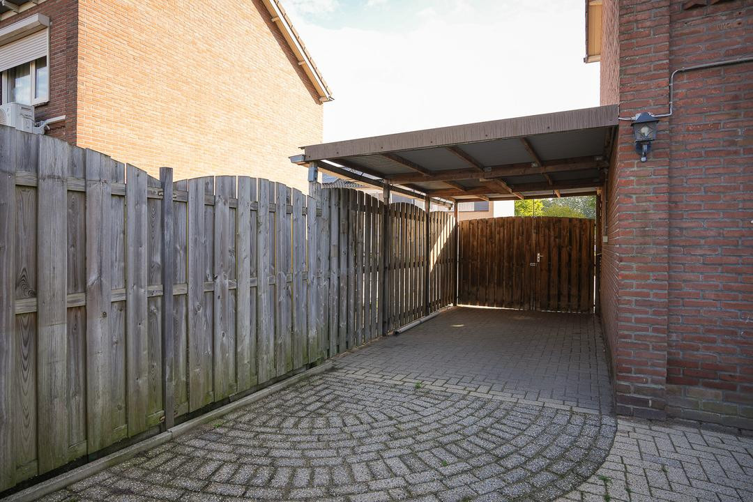 Hoekwoning te koop: Ooievaarstraat 48, Opheusden