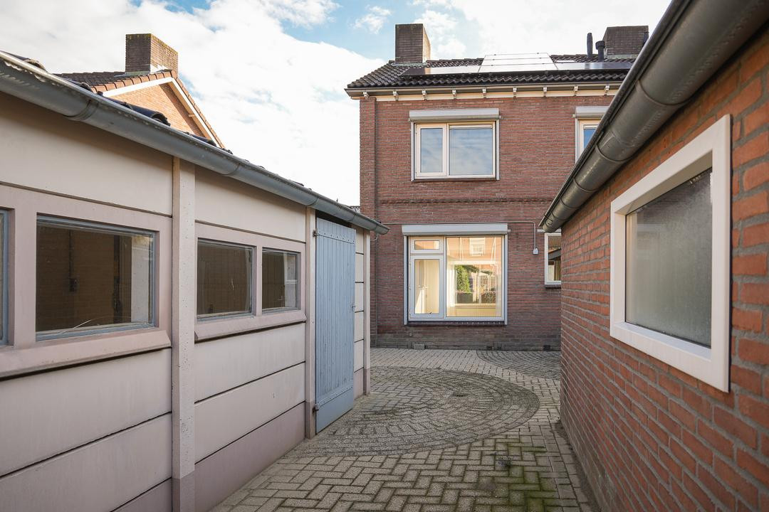 Hoekwoning te koop: Ooievaarstraat 48, Opheusden