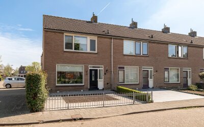 Korenbloem 15