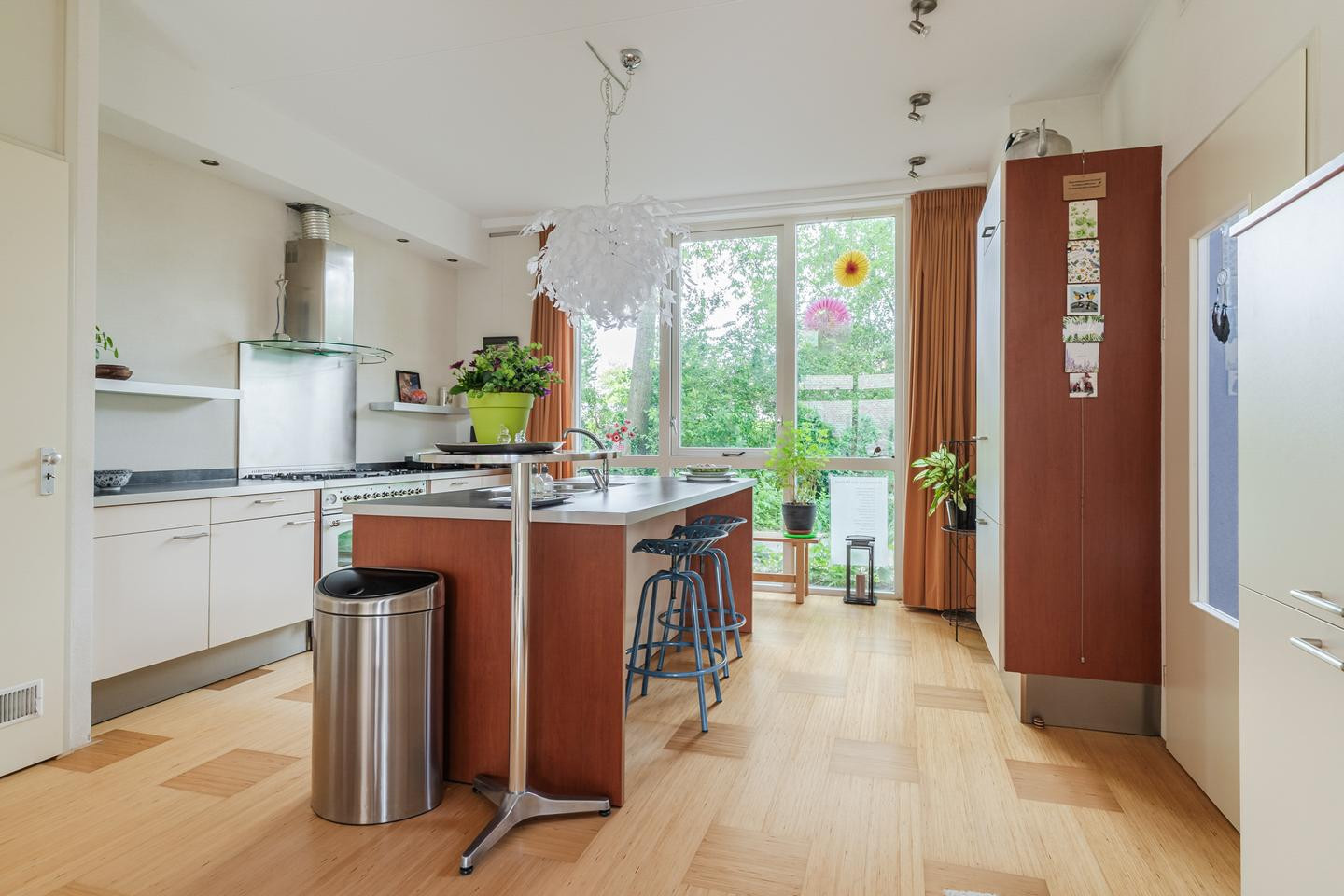 Hoekwoning te koop: Hendrik Marsmanweg 2, Culemborg