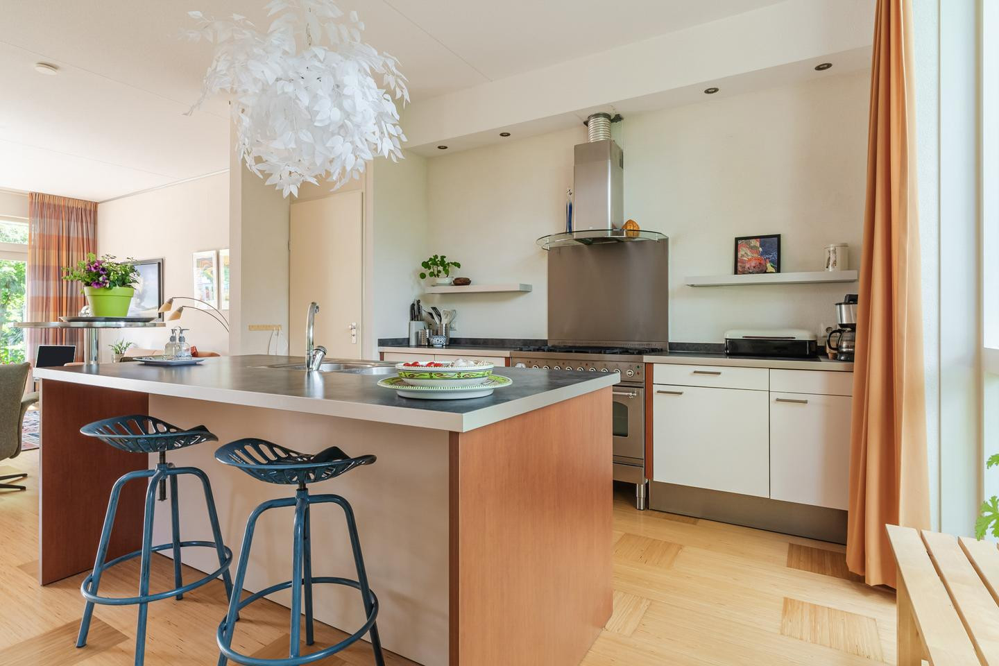 Hoekwoning te koop: Hendrik Marsmanweg 2, Culemborg