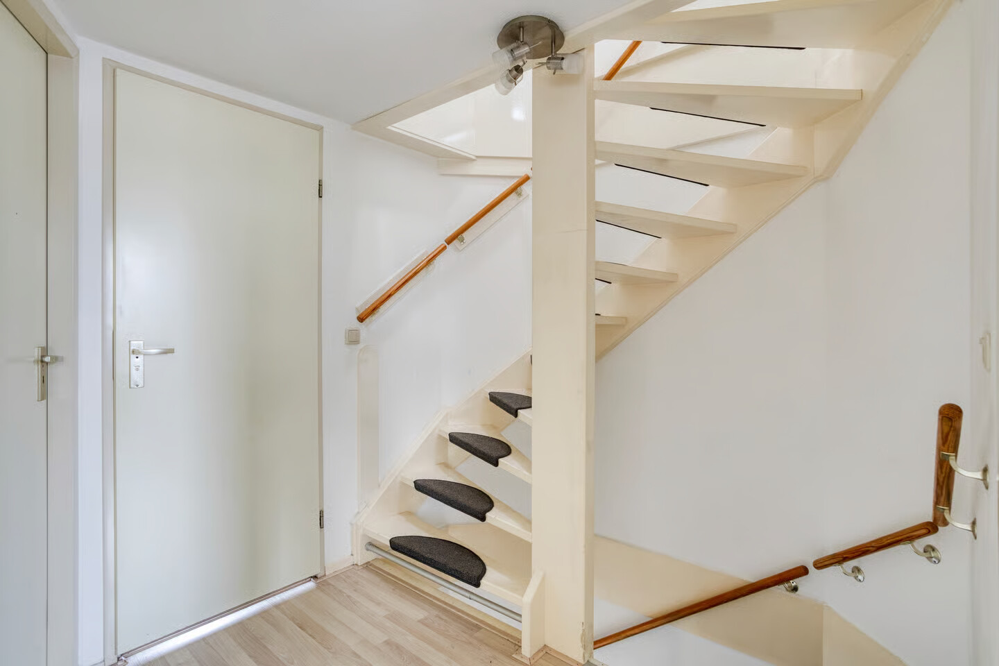 Tussenwoning te koop: Graanmolenweg 61, Culemborg