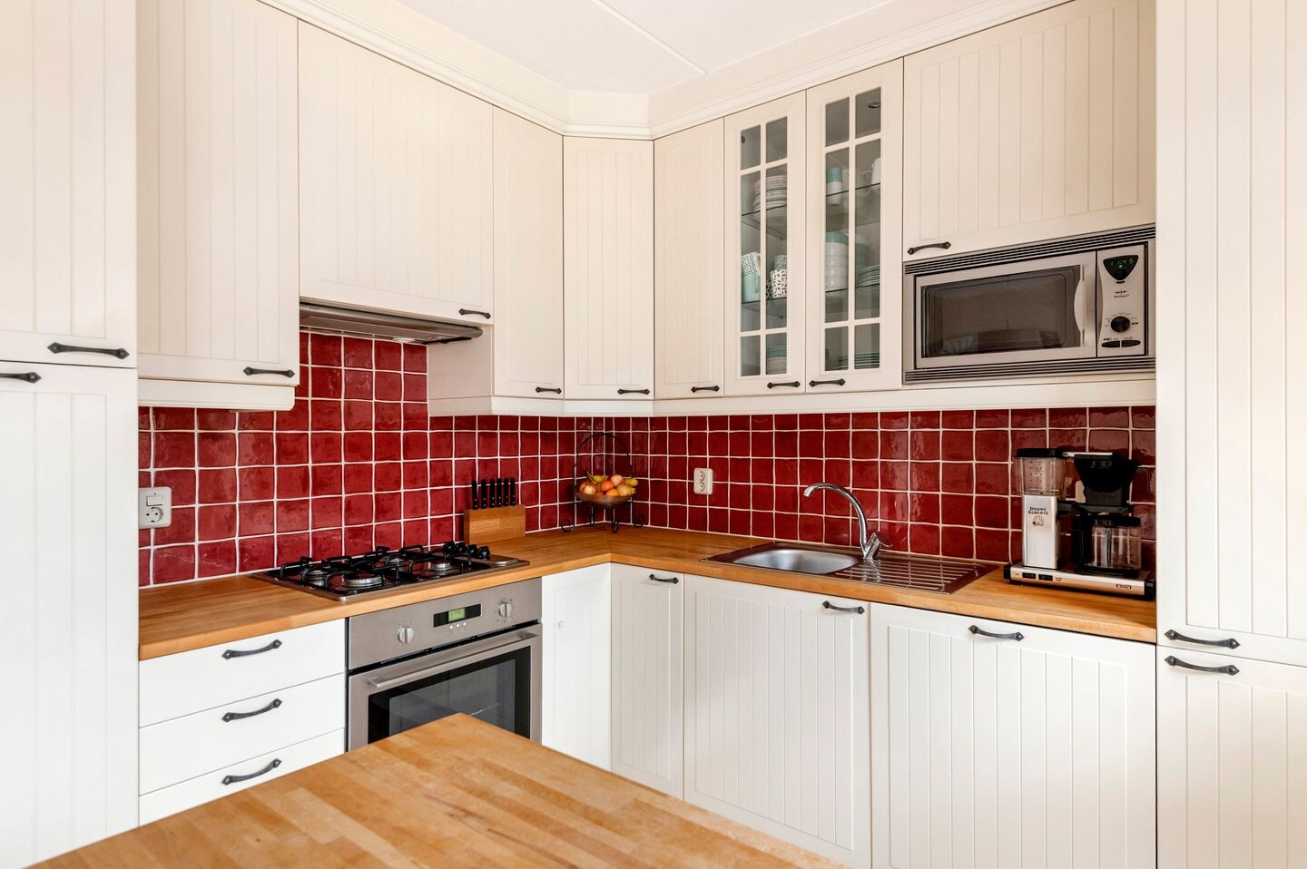 Tussenwoning te koop: Nederburcht 5, Buren