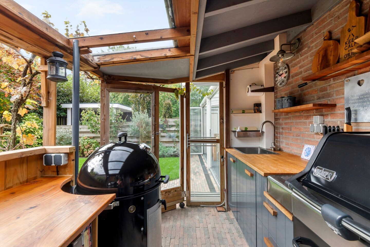 Tussenwoning te koop: Nederburcht 5, Buren