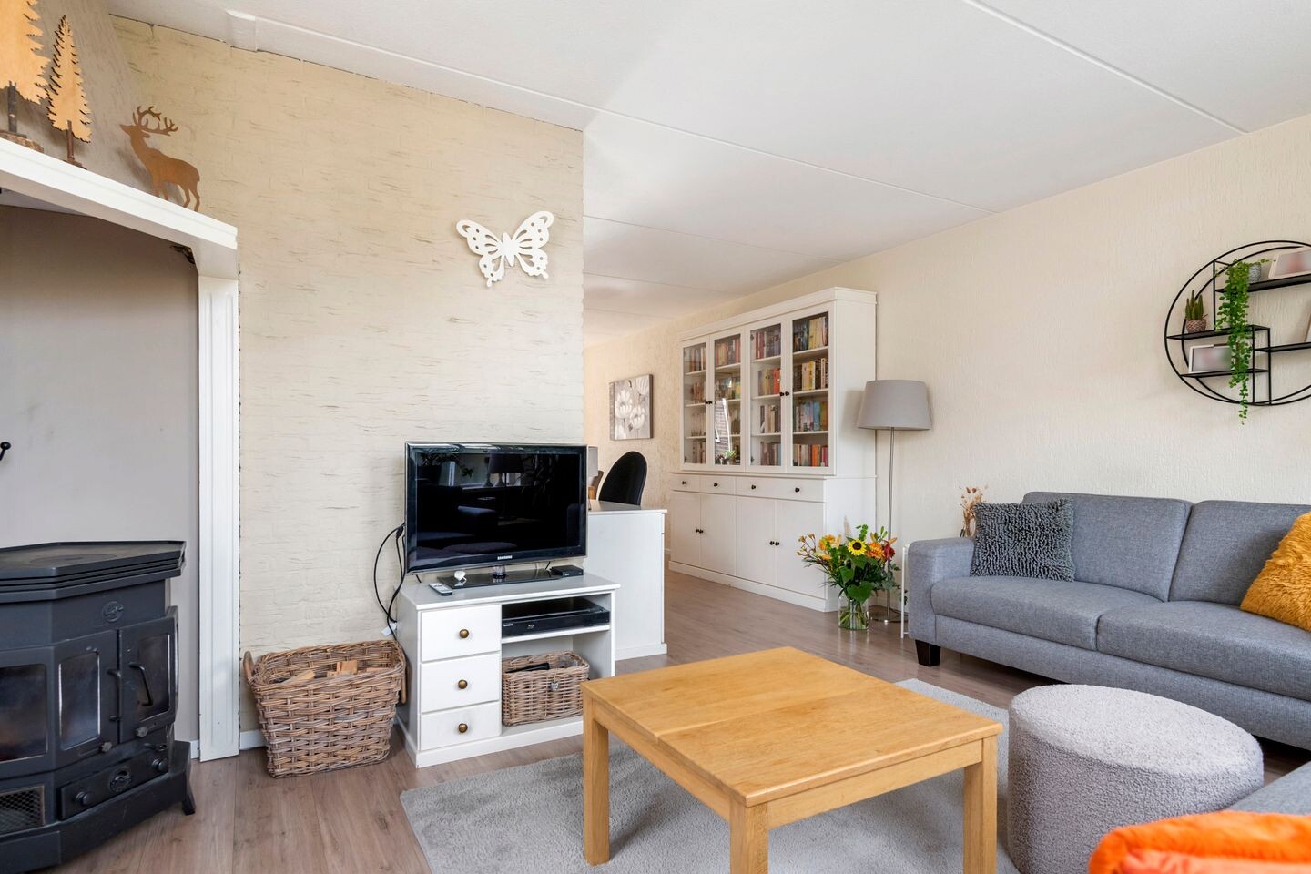 Tussenwoning te koop: Nederburcht 5, Buren