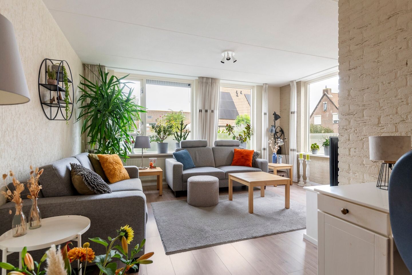 Tussenwoning te koop: Nederburcht 5, Buren