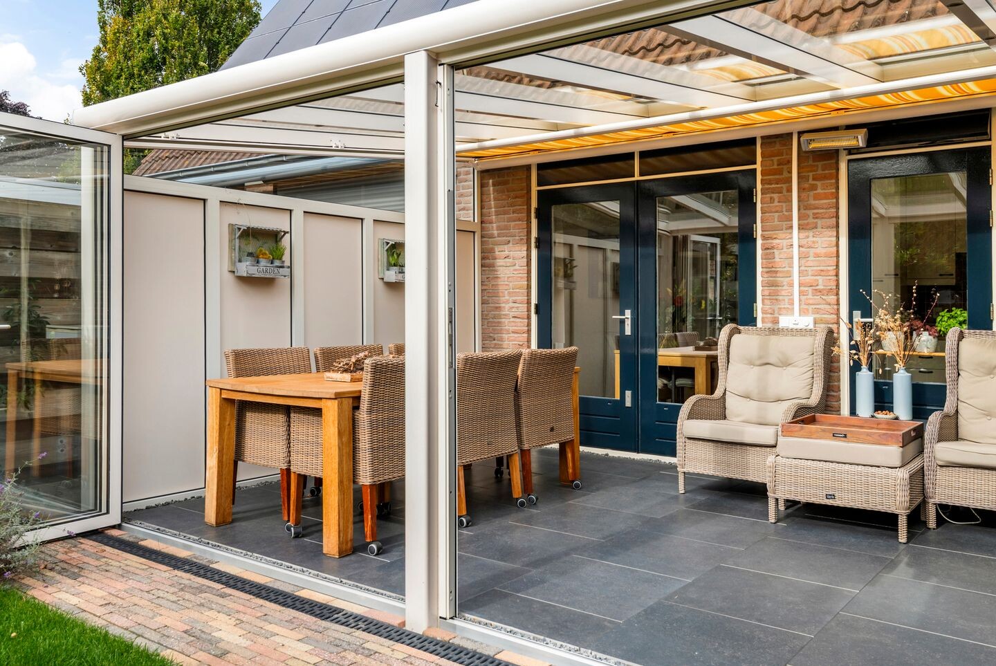 Tussenwoning te koop: Nederburcht 5, Buren