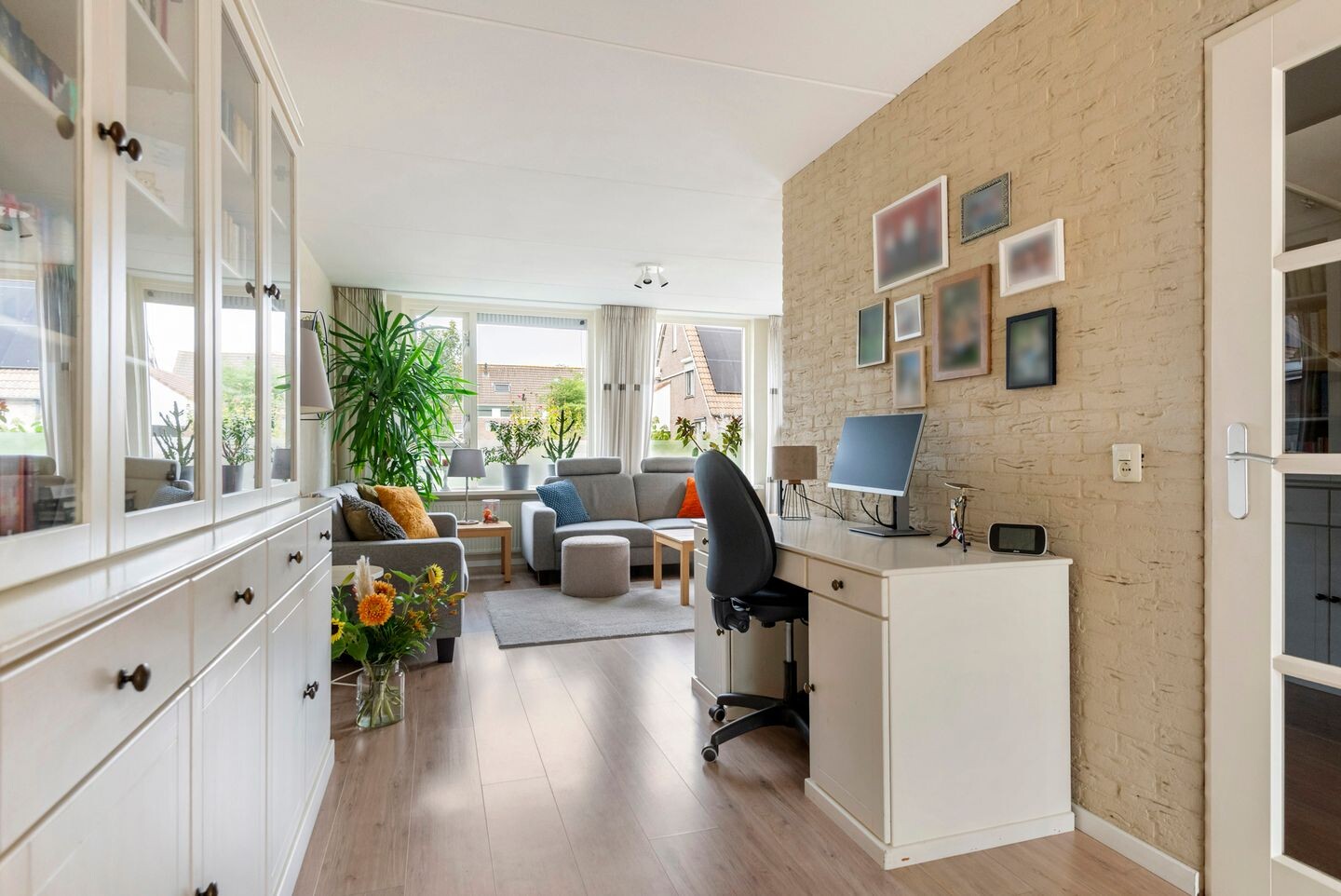 Tussenwoning te koop: Nederburcht 5, Buren