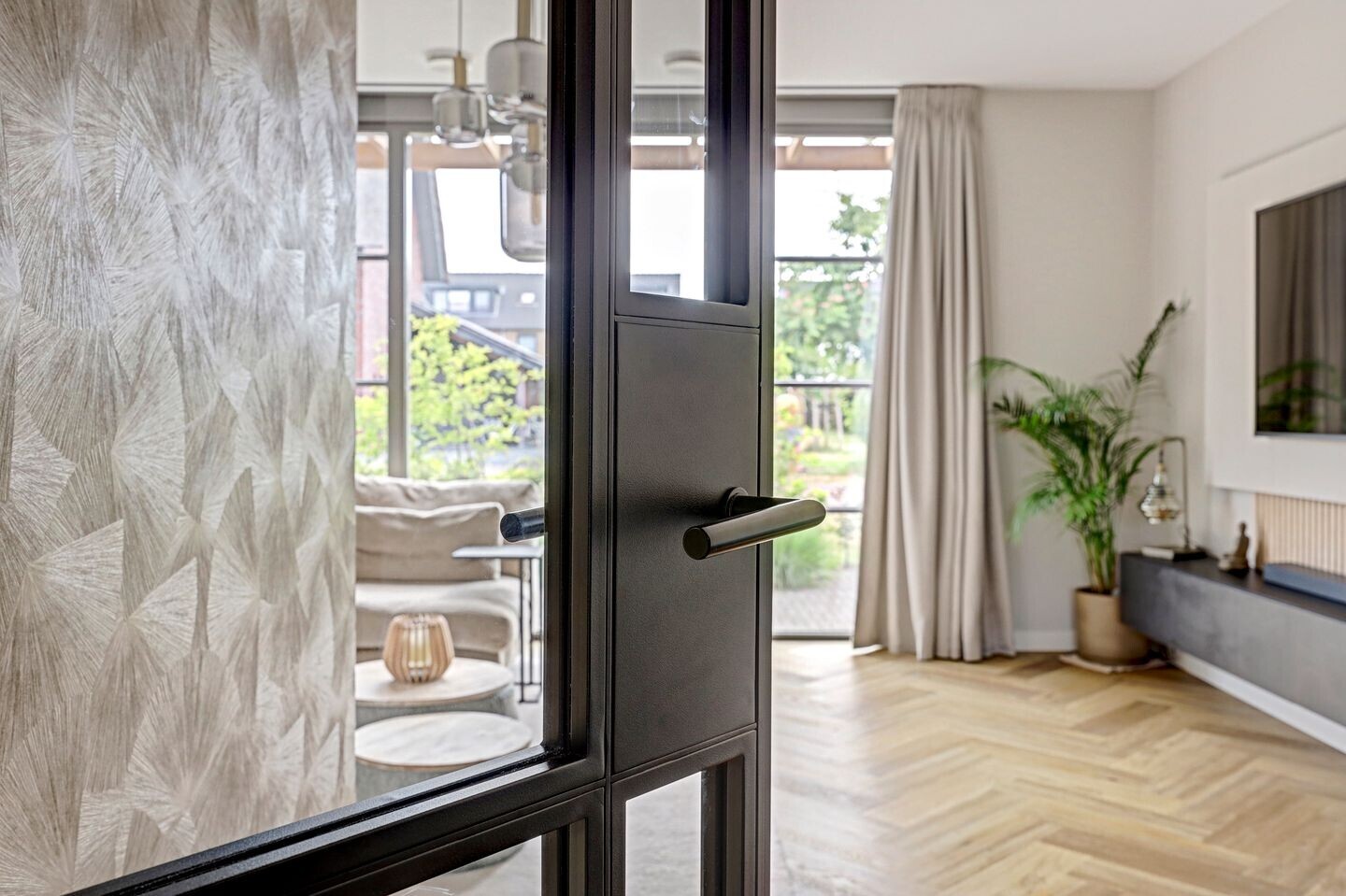 Twee-onder-één-kap te koop: Lekstraat 107, Hoef En Haag