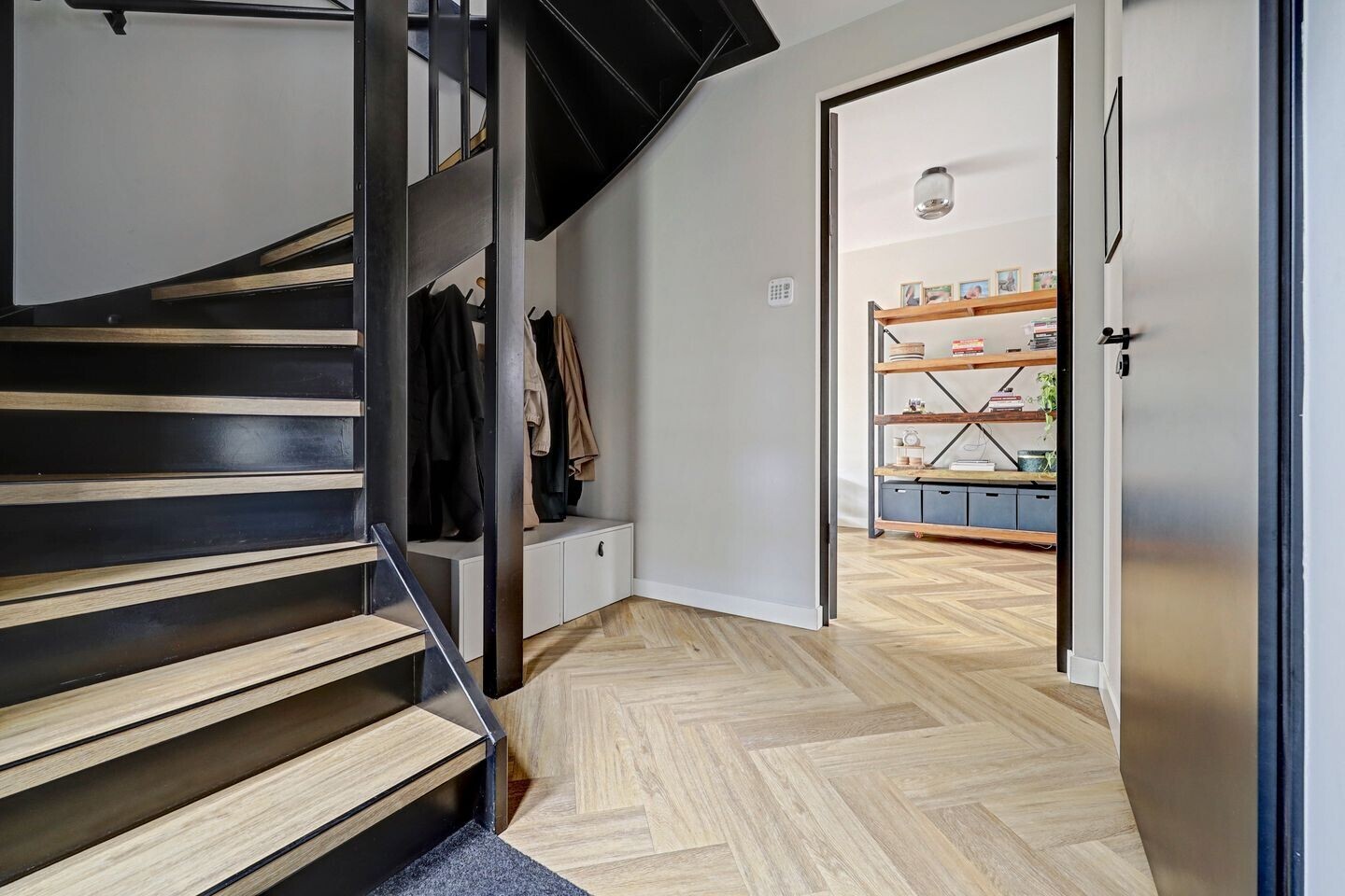 Twee-onder-één-kap te koop: Lekstraat 107, Hoef En Haag